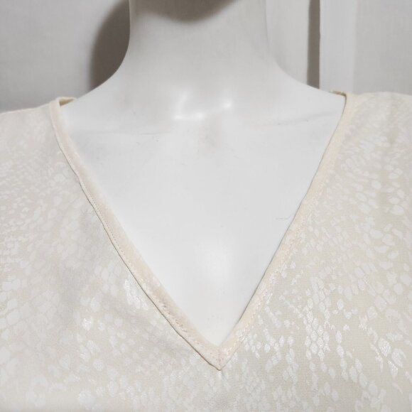 Michael Kors Women’s Ivory Long Sleeves V Neck Top Blouse Plus Size 0X (C10) - Picture 2 of 12